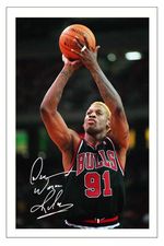 DENNIS RODMAN CHICAGO BULLS SIGNED PHOTO PRINT BASKETBALL