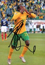SOUTH ARICA, TOTTENHAM & PRESTON: BONGANI KHUMALO SIGNED 6x4 ACTION PHOTO+COA