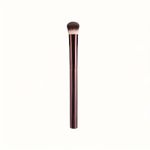 Angled Seamless Coverage Concealer Brush - Brown