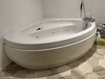 Jacuzzi Bath Tub with Pump and Deck-Mounted Tap
