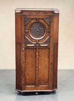 Good Quality Carved Oak Antique Hall Wardrobe