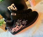 DC Shoes Court Graffik Women’s Black/Pink Skate Trainers, Size 6.5