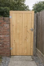 LPD Doors External FL&B Redwood Door / Gate B Grade Stock Free Delivery