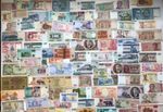 90 World banknotes some uncirculated, Asia, Europe, S America etc    **[18939]