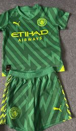 Manchester City Kids Full Football Kit Shirt & Shorts Green Age 9-10