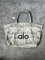 Alo Yoga Large Tote: Stylish & Functional, Perfect for Work or Play