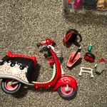 Mattel Monster High Draculaura Red/Black/White Scooter Vehicle with Helmet