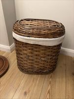 Vintage Wicker Rattan Woven Laundry Basket with Lid Lined Rustic Storage Hamper