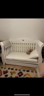 Boori Royale Sleigh   Bed & LuxMattress - Pre loved - Great condition - White 