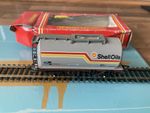 Hornby R119 OO gauge TTA tank wagon in shell oils petroleum livery. Mint cond.