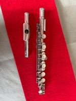 Haynes d flat sterling silver piccolo - decent playing condition; case faulty