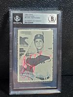 1969 TOPPS DECKLE EDGE CARL YASTRZEMSKI AUTOGRAPHED RED SOX CARD (BECKETT)