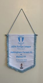 Nottingham Forest v Malmo FF UEFA Europa League 2025 Pennant Vimpel Zastavica.