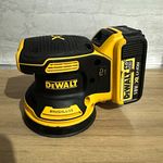 DEWALT DCW210 18V XR Brushless Dual Action Orbital Sander w/ 4Ah Battery
