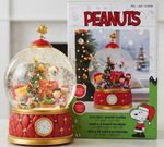 Peanuts Snoopy Christmas Holiday Snow Globe Water Spinner LED Lights Glitter