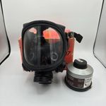 Sekur Pirelli C607 Gas Mask with Filter & Box – Vintage Civil Defence Display