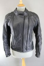 PROTO BLACK LEATHER BIKER JACKET WITH BACK, SHOULDER & ELBOW PROTECTORS: SIZE 12