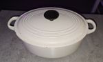Le Creuset Oval Casserole Dish Dutch Oven White Size 27 Cast Iron See Photos 📸 