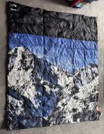 SUPREME x The North Face Nuptse Blanket