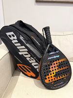 Bullpadel Vertex 04 Hybrid 2025 padel racket with matching Bullpadel racket bag