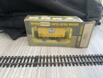 Wrenn Railways  W5022 Banana Van "Fyffes"  - OO Gauge Boxed