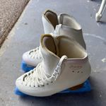 Edea Overture White Figure Skates Size 240 Lace-Up Medium Flex Padded