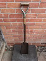 Bulldog Heavy Duty Garden Builders Post Hole Spade, In Good Useable Condition