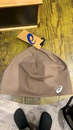 ASICS Brown  Beanie Hat with Logo, One Size, Unisex Adults