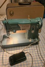 Excellent HeavyDuty 1962 Singer 327K Sewing Machine. Fully Working