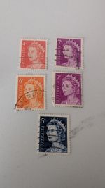 5 Australian Stamps (2 the Same). 4c, 5c, 6c and 2x 7c. Quite rare.