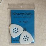 Wegen Triangular Pick 1.4mm, Right Handed (2 x White). TF140 Plectrums