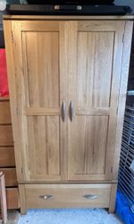 Solid Oak Double Wardrobe with Drawer – Good Condition