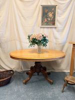 Victorian Antique Mahogany Oval Tilting Breakfast Table Carved legs