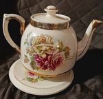 Similar Commemorative Teapot Great War 1914 Samuel Johnson? No Stamp -With Plate
