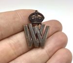 WW1 WOMENS WAR VOLUNTEER WORKER LAPEL BADGE - J.R.GAUNT LONDON - 84348