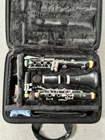 Yamaha YCL 255 Woodwind Clarinet with Case and Accessories