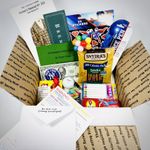 SEINFELD Novelty Item Gift Box LIMITED EDITION 20 Curated Items From The Show
