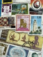 SRI LANKA 50 Postage Stamps Used Off Paper For Collecting And Craft Projects.