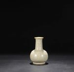 A Chinese LongQuan-Kiln Celadon Vase Northern Song Dynasty.