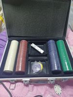 A Portable Poker Chip Set with 200 Chips Five Dice In A Aluminium Carry Case..UK