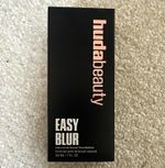 Huda Beauty Easy Blur Liquid Foundation Shortbread 200B Buildable Blur 30ml
