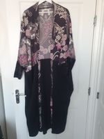 Kimono Floral Pattern Black Velvet Cuffs One Size