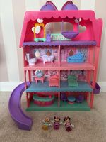Disney Junior Minnie Mouse Dollhouse Playset Bow-Tel Hotel with Accessories