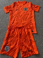 England goalkeeper kids Football Kit Age 10-11 in very Condition Check my page