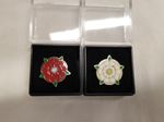 NEW LANCASHIRE RED ROSE / YORKSHIRE WHITE ROSE LAPEL TIE PIN BADGE ENAMEL