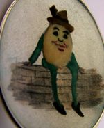 LOVELY SOLID STERLING SILVER ENAMEL HUMPTY DUMPTY SPOON 1970 HAND PAINTED