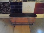 ANTIQUE/VINTAGE PATTERNED COPPER PLANTER ON 4 BRASS FEET