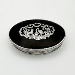 18TH CENTURY QUEEN ANNE OVAL PIQUE BOX UNMARKED SILVER c1700
