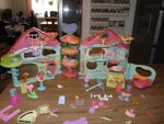 Littlest Pet Shop Biggest LPS Folding Playset 2005 With Figures & Accessories