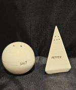 1939 New York Worlds Fair TRYLON&PERISPHERE Cream Salt and Pepper Cruet (2)